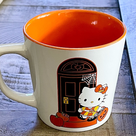 Hello Kitty Happy Halloween Doorstep Wide Ceramic Mug - Picture 3 of 4